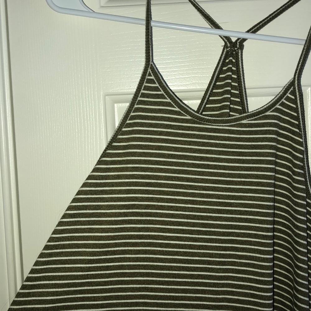 Brand 🆕 w/ tags old navy green striped tank top - Picture 2 of 6